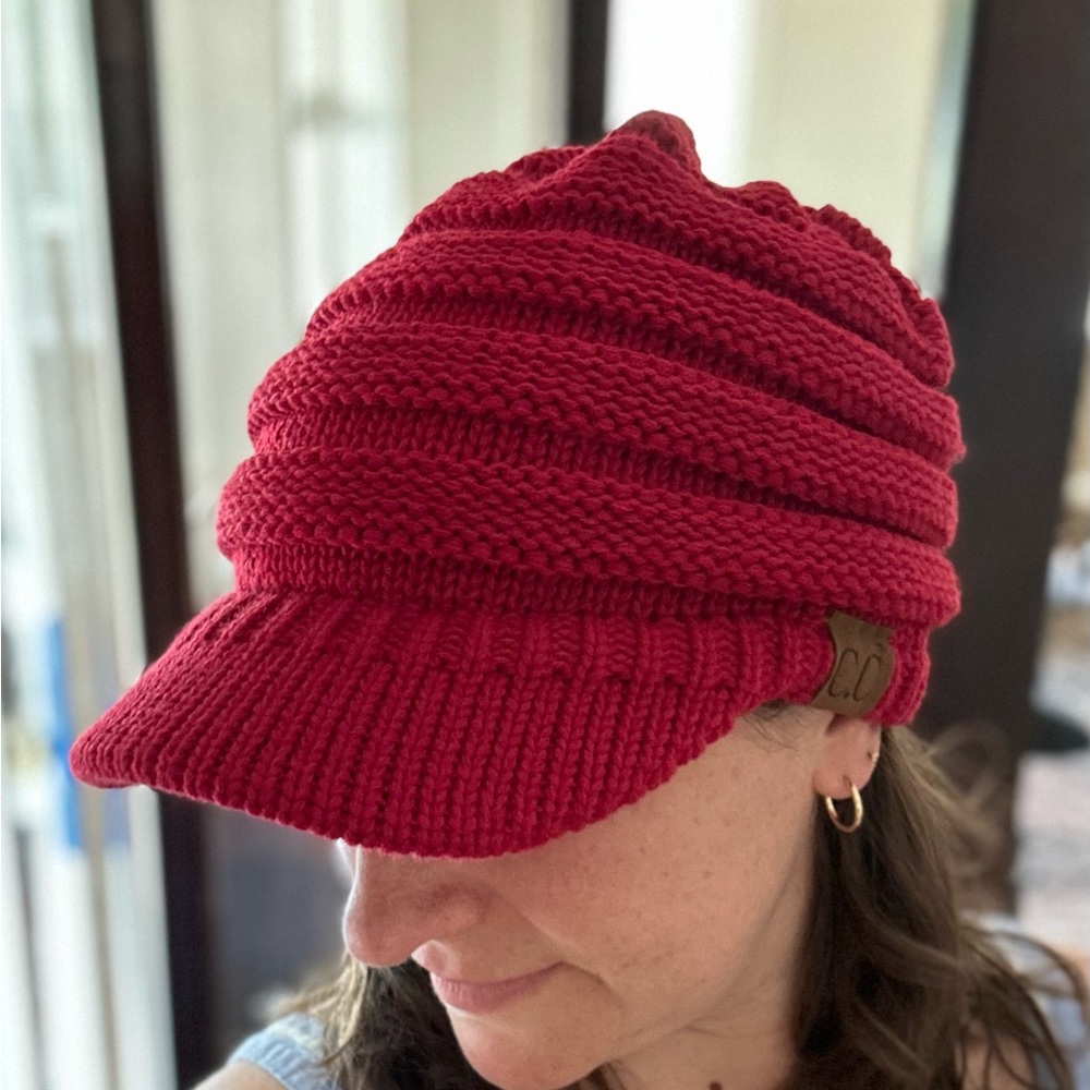 Red knit C.C hat - Picture 2 of 2